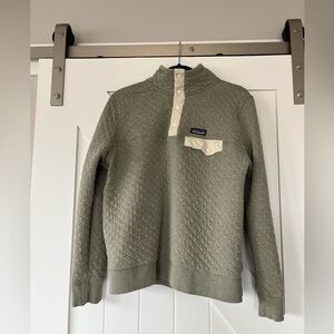 Women’s Patagonia quilted pullover